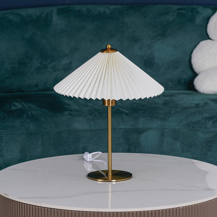 Perla Pleated Table Lamp | Kalsten