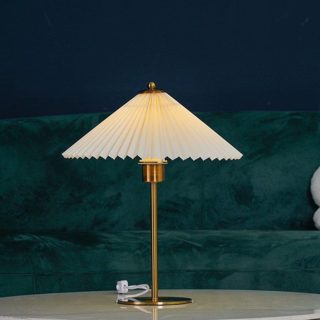 Perla Pleated Table Lamp | Kalsten