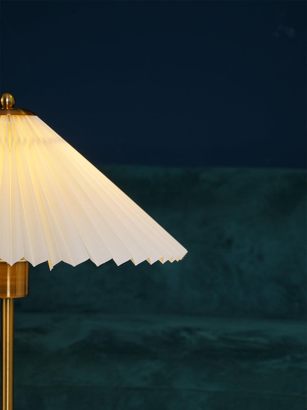 Perla Pleated Table Lamp | Kalsten