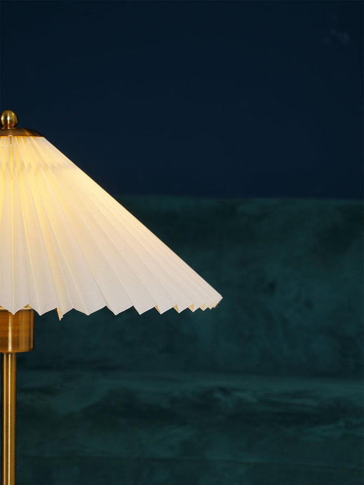 Perla Pleated Table Lamp | Kalsten