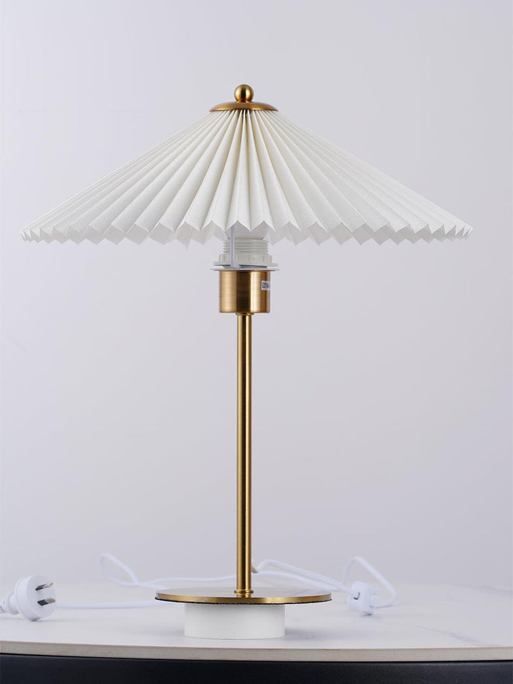 Perla Pleated Table Lamp | Kalsten