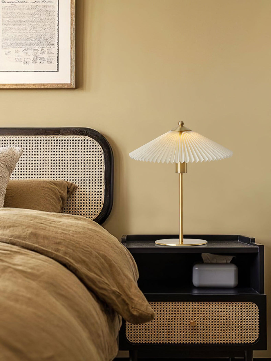 Perla Pleated Table Lamp | Kalsten