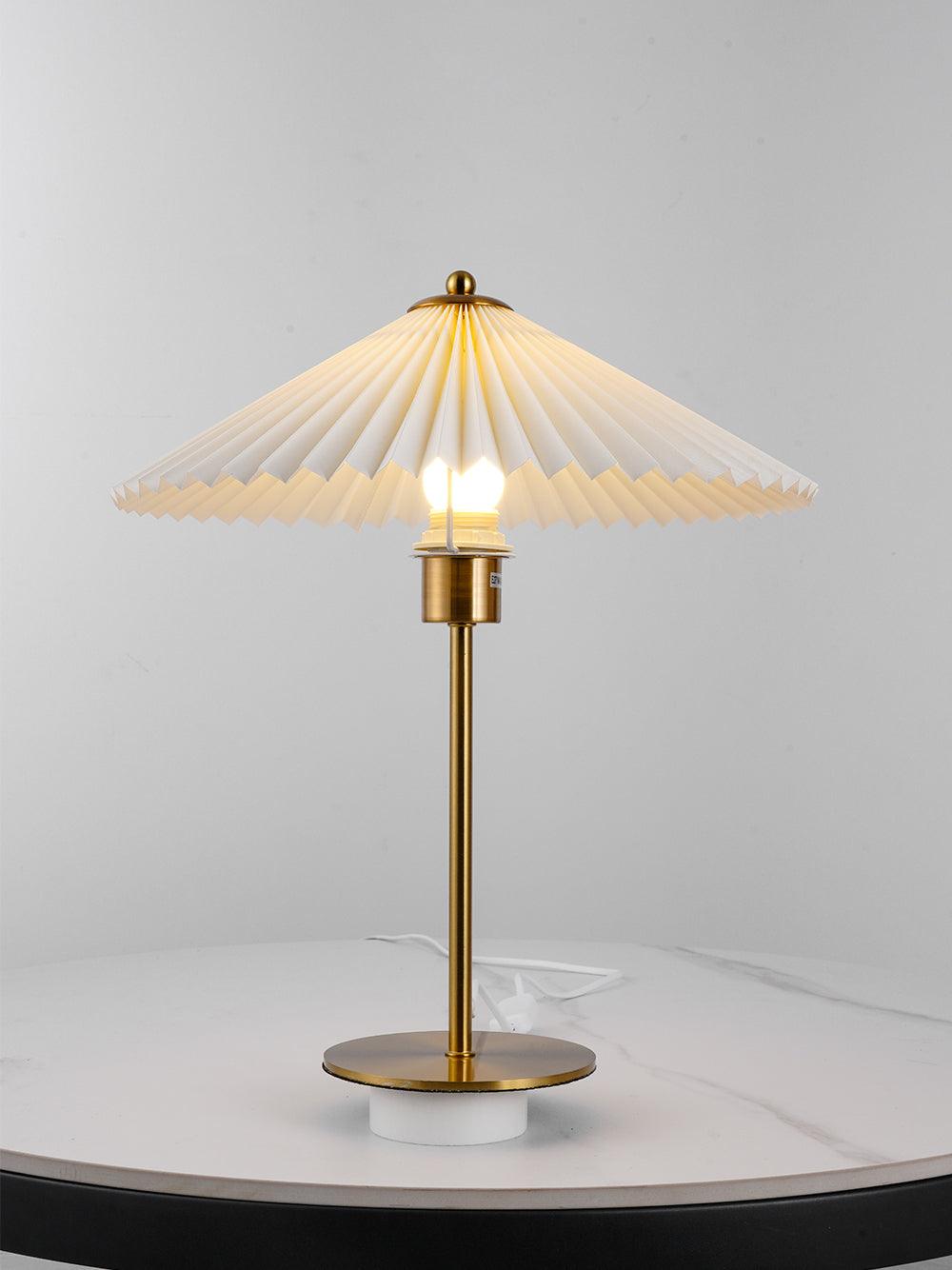 Perla Pleated Table Lamp | Kalsten