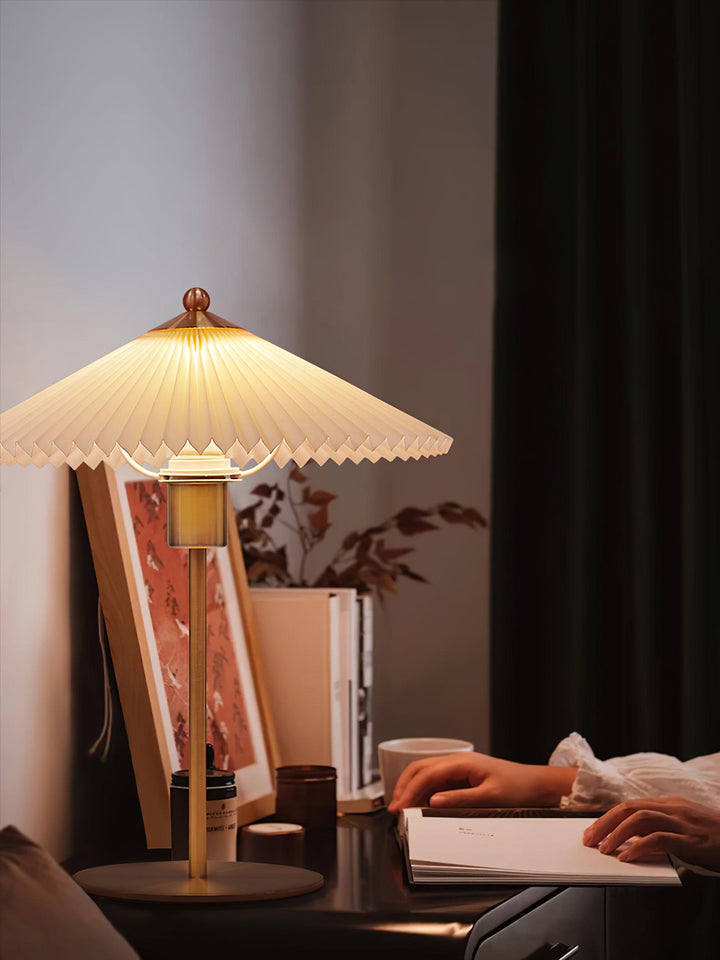 Perla Pleated Table Lamp | Kalsten
