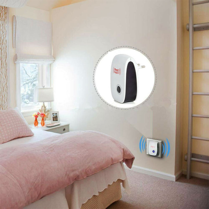 106-LED Solar Motion Sensor Outdoor Light