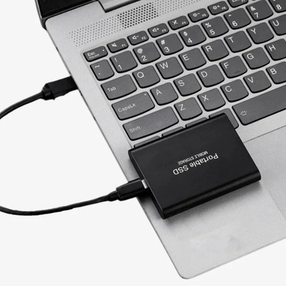 Portable external SSD with USB-C connection, shock-resistant aluminum casing