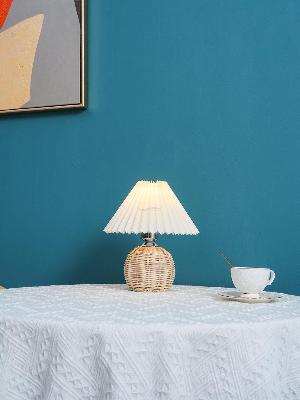 Rattan Pleated Table lamp 9.4' | Kalsten