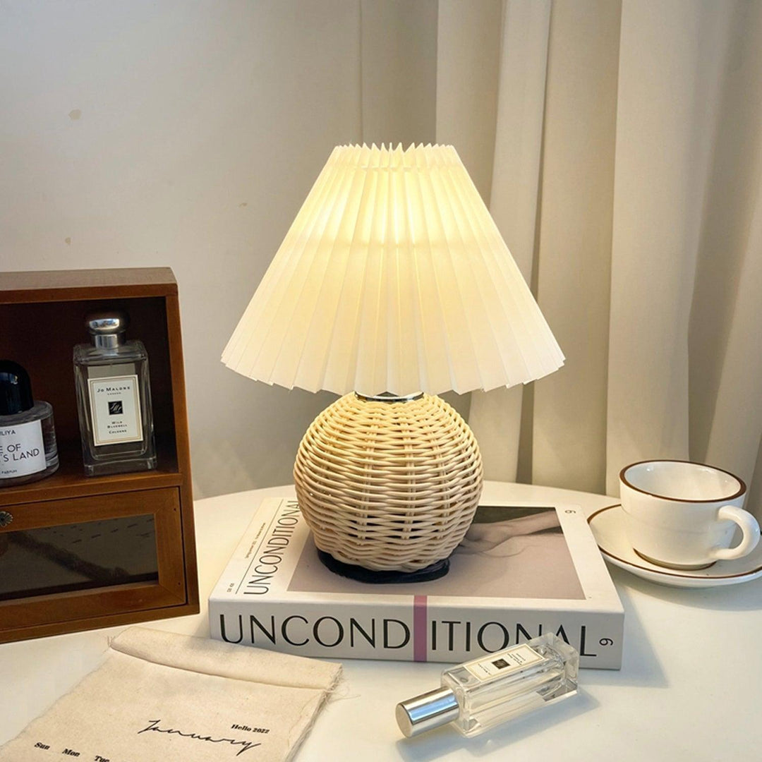 Rattan Pleated Table lamp 9.4' | Kalsten