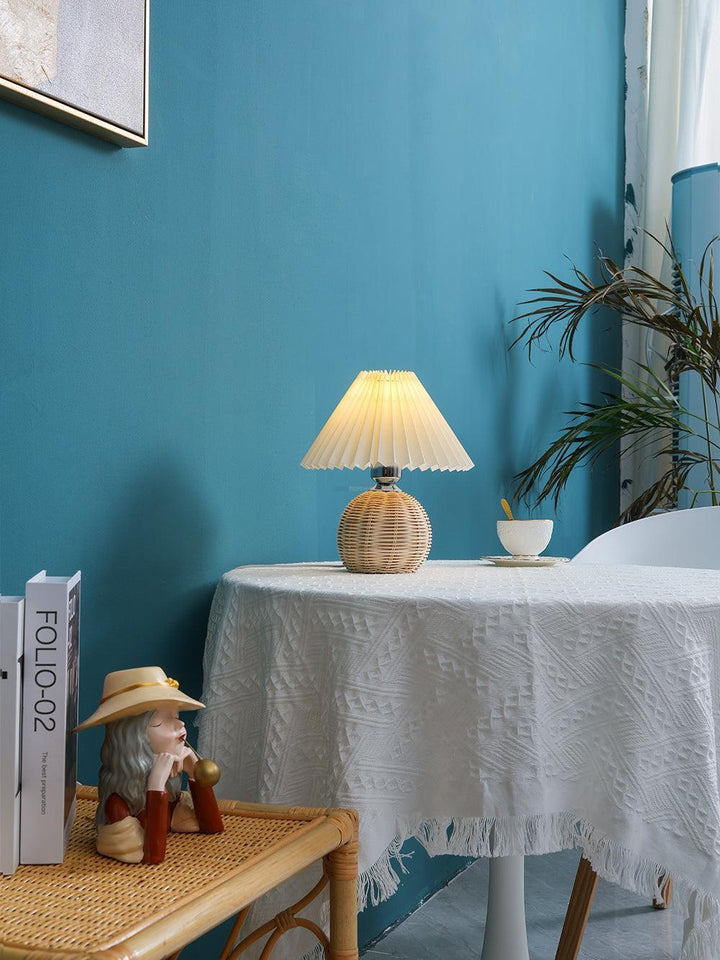 Rattan Pleated Table lamp 9.4' | Kalsten