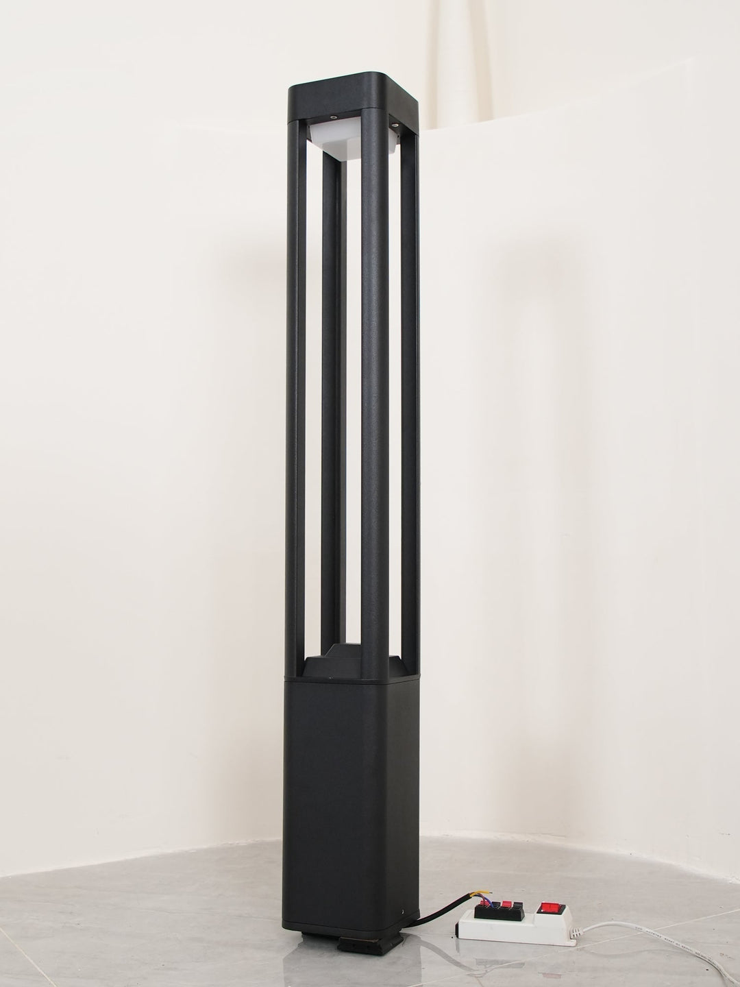 Rectangular Column Garden Outdoor Light | Kalsten