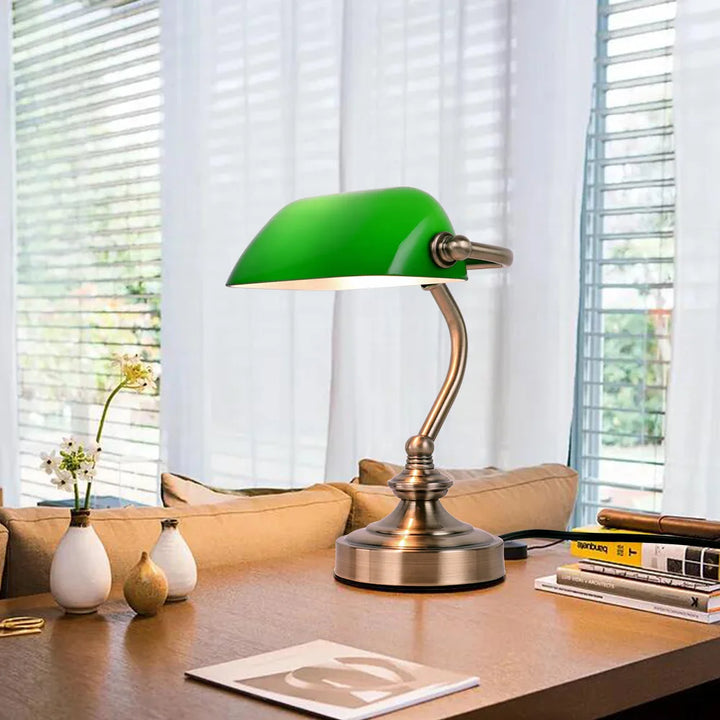 Retro Mini Desk Lamp NostalGlow – Compact Elegance Kalsten