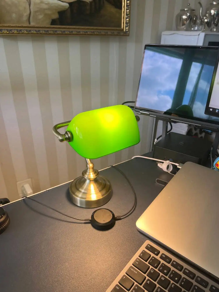 Retro Mini Desk Lamp NostalGlow – Compact Elegance Kalsten