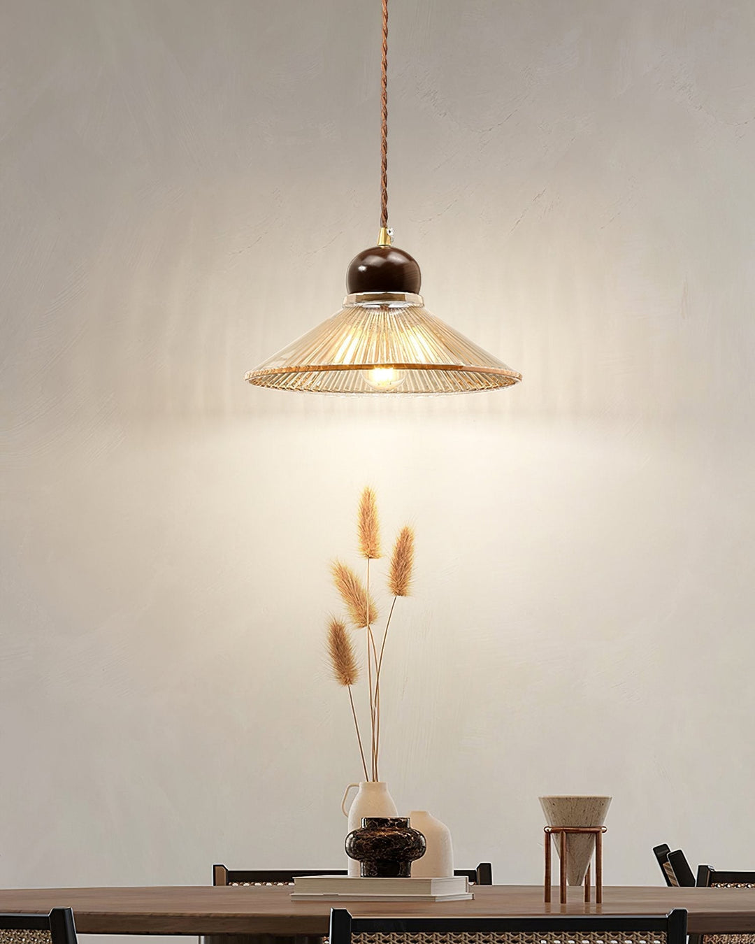 Ribbed Floral Pendant Light | Kalsten