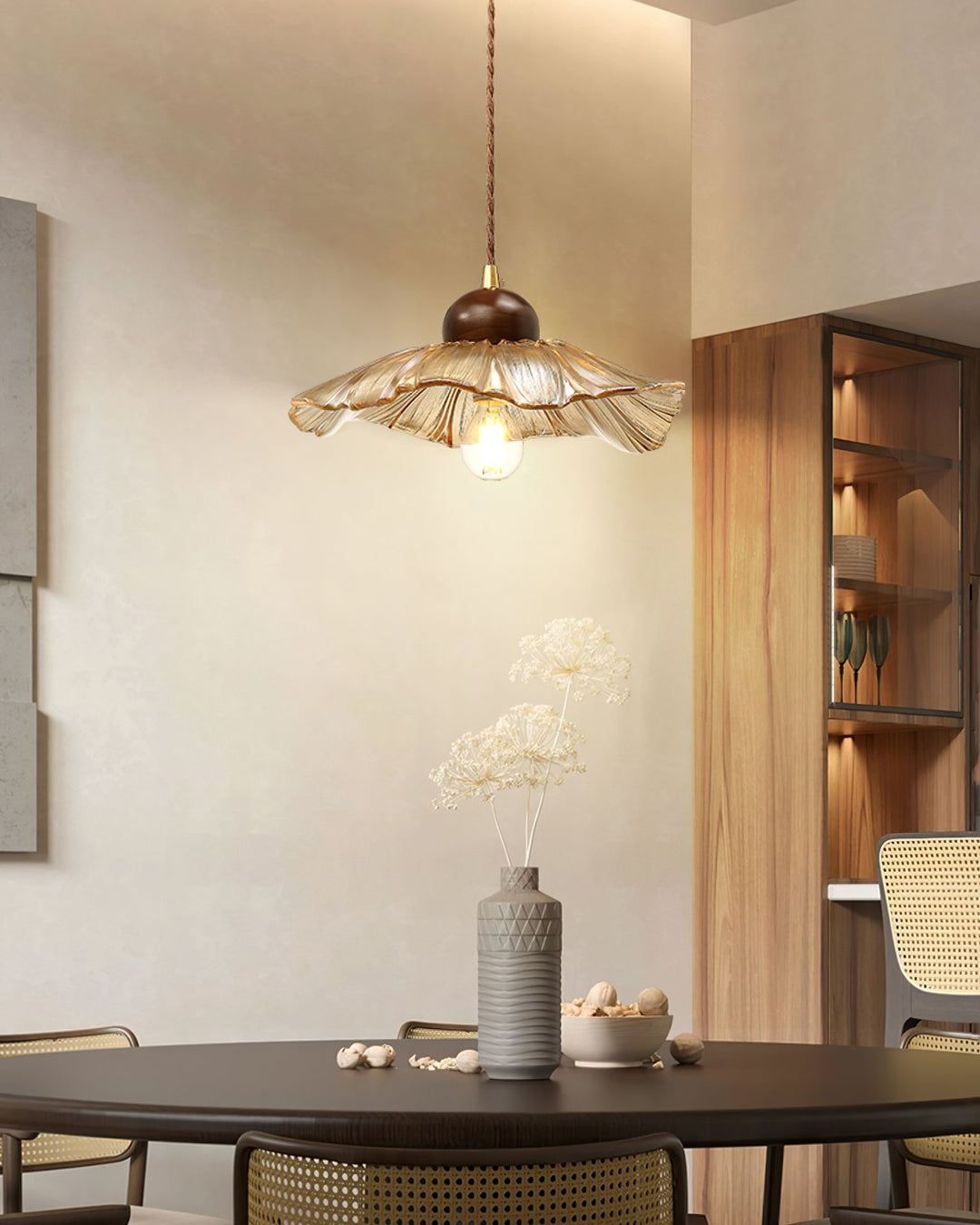 Ribbed Floral Pendant Light | Kalsten