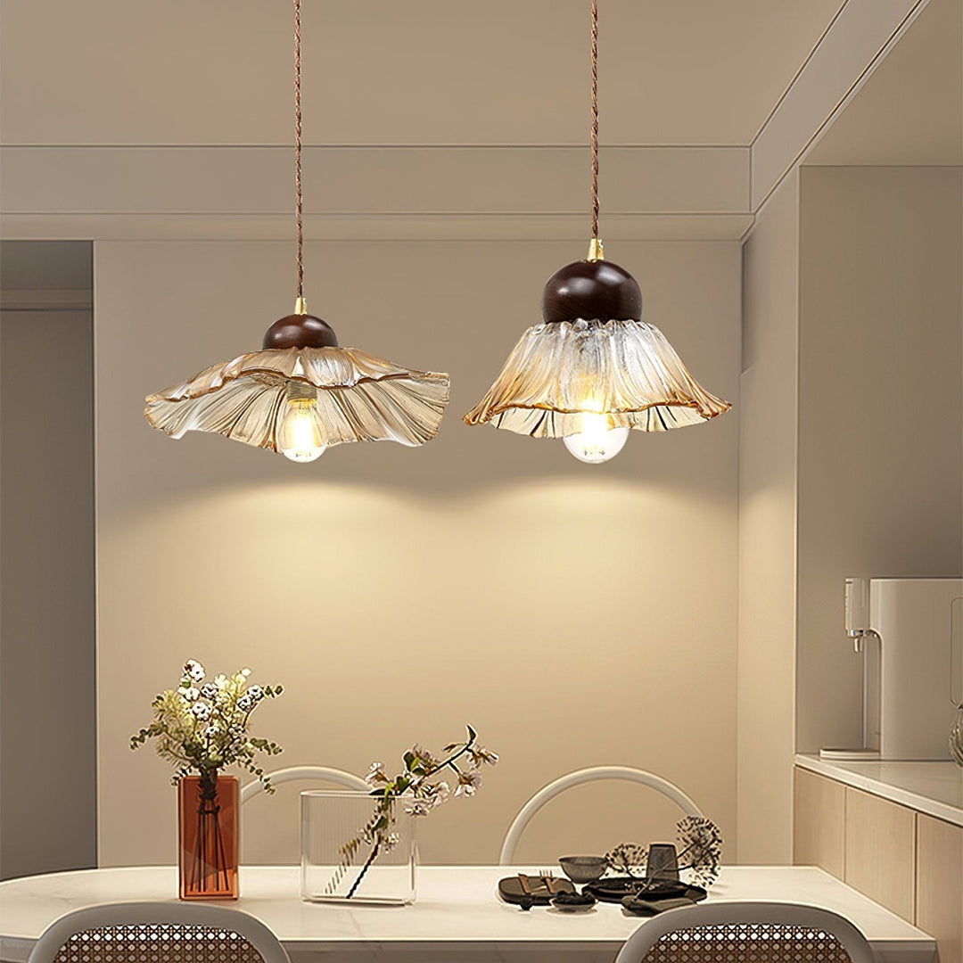 Ribbed Floral Pendant Light | Kalsten
