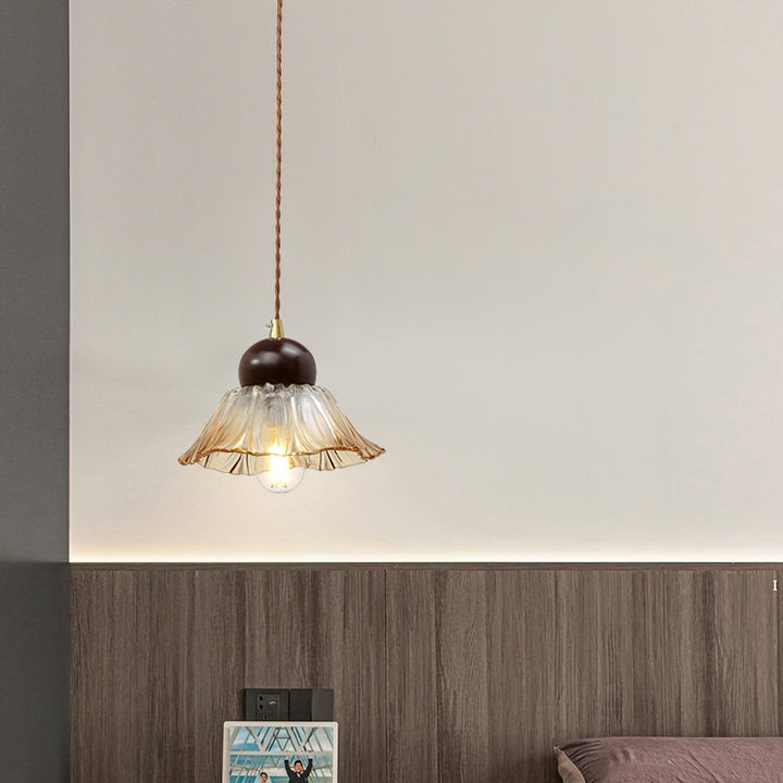 Ribbed Floral Pendant Light | Kalsten