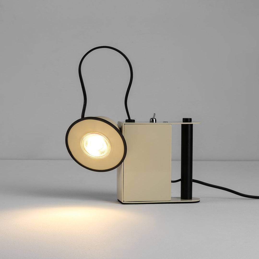 Roland Camera Table Light 7.7' | Kalsten