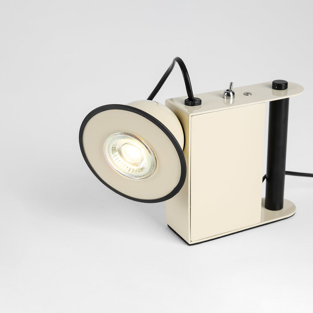 Roland Camera Table Light 7.7' | Kalsten