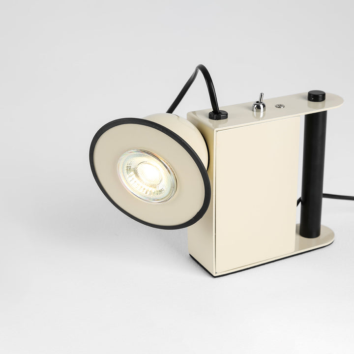 Roland Camera Table Light 7.7' | Kalsten