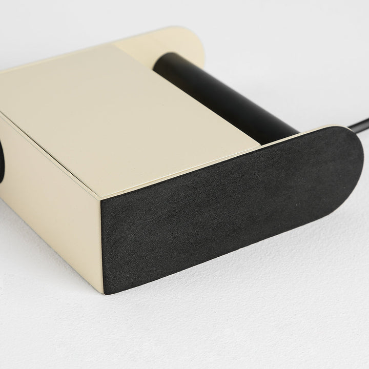 Roland Camera Table Light 7.7' | Kalsten