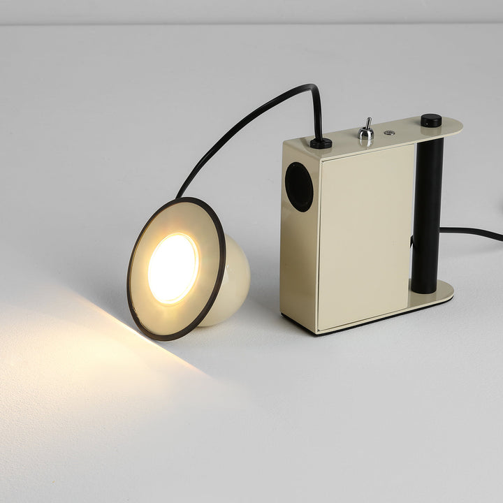 Roland Camera Table Light 7.7' | Kalsten