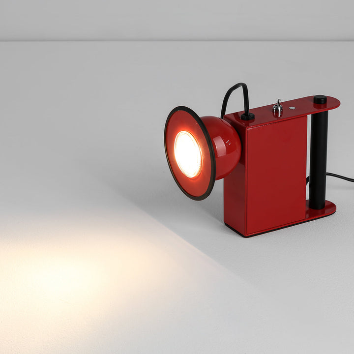 Roland Camera Table Light 7.7' | Kalsten