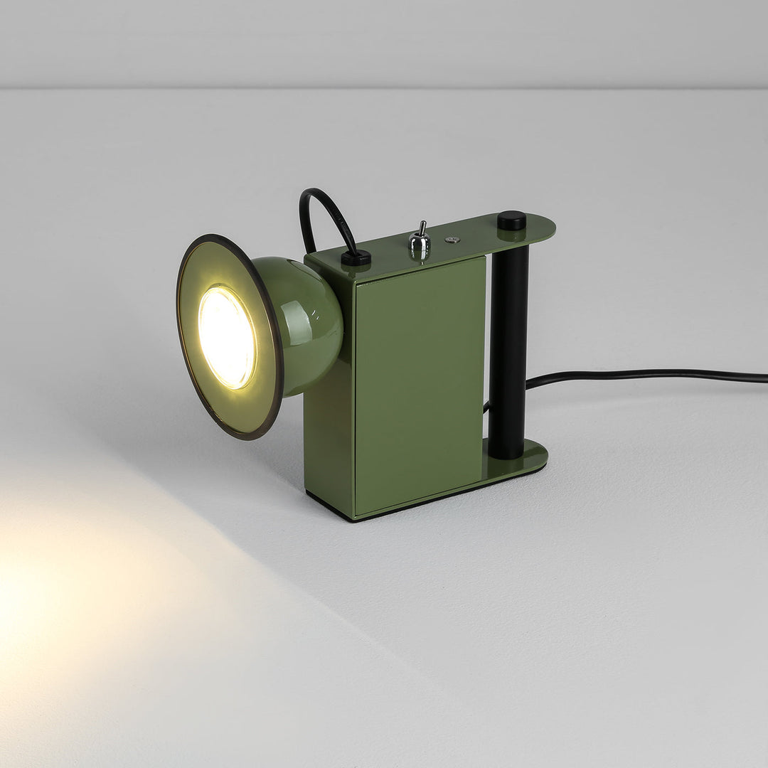 Roland Camera Table Light 7.7' | Kalsten