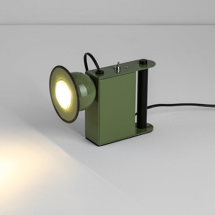 Roland Camera Table Light 7.7' | Kalsten