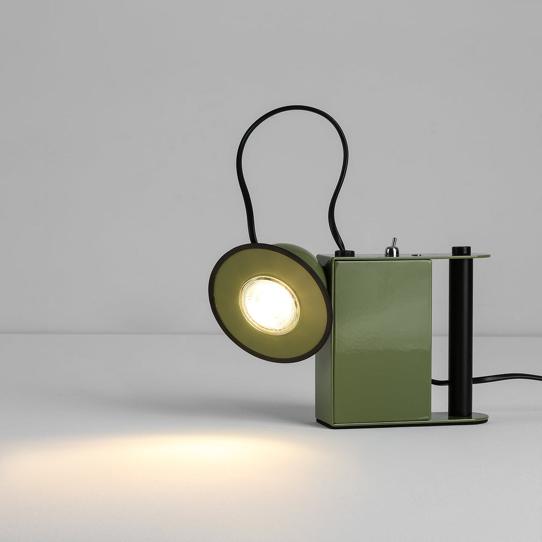 Roland Camera Table Light 7.7' | Kalsten