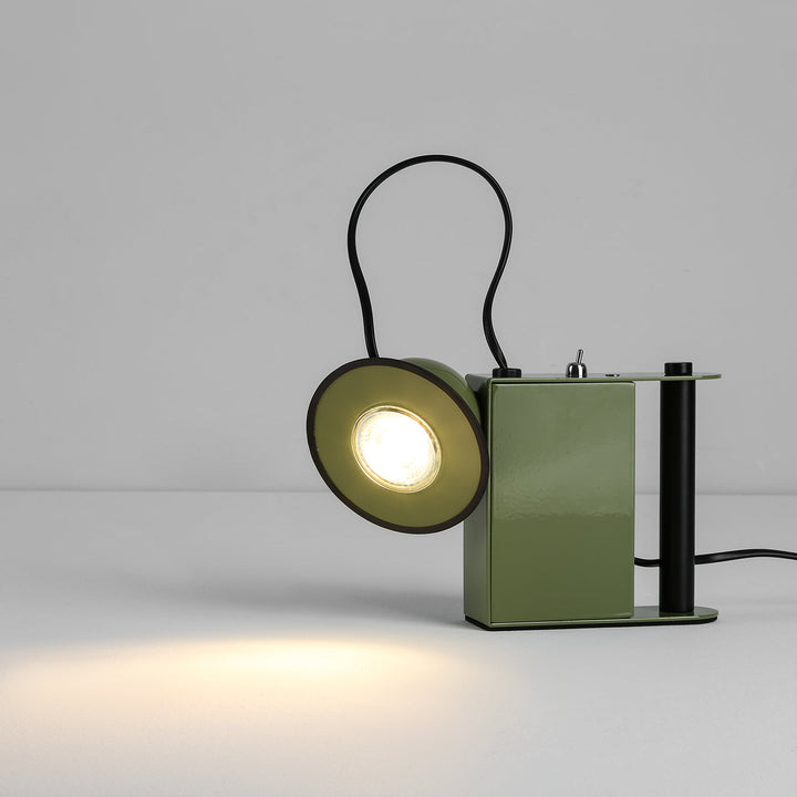 Roland Camera Table Light 7.7' | Kalsten