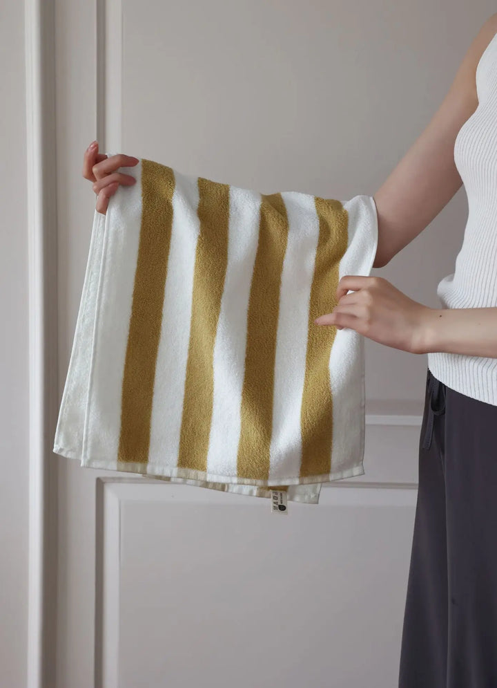 RetroStripe Luxe Cotton Towel – Striped Cotton Towel in Hotel Quality | Kalsten