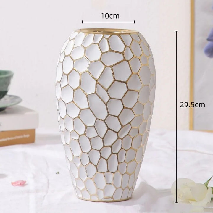 Kalsten | Elegant ceramic vase with a gold accent