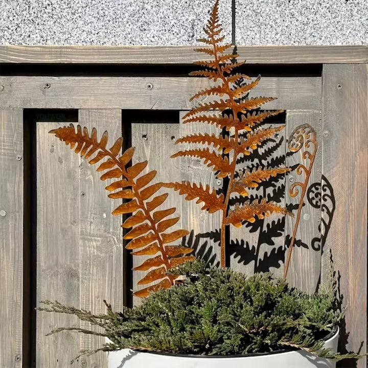 Kalsten | FERROBLATT Rust decoration leaf sculpture | Metal garden stake for outdoors & indoors | Weatherproof & stylish | Autumn decoration for garden & home