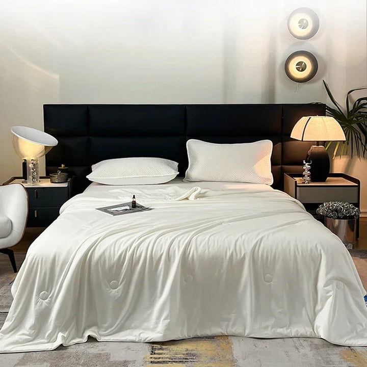 High-Quality Cooling Blanket – Smooth Air-Conditioning Comforter, Lightweight Summer Quilt with Double-Sided Cooling Fabric | Kalsten