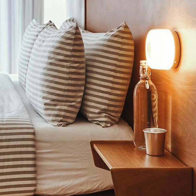 Futuristic and unique solid Plexiglass wall lamp | Kalsten