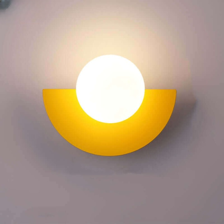 Noorderlicht Charm - Halfmoon Wall Lamp of Metal Kalsten