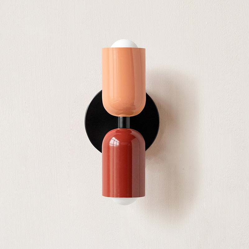 Lively, minimalist wall lamp with two light bulbs | Kalsten