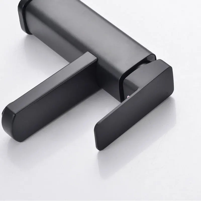 Luxury RETHME Basin Tap - with Stylish Water Flow Kalsten