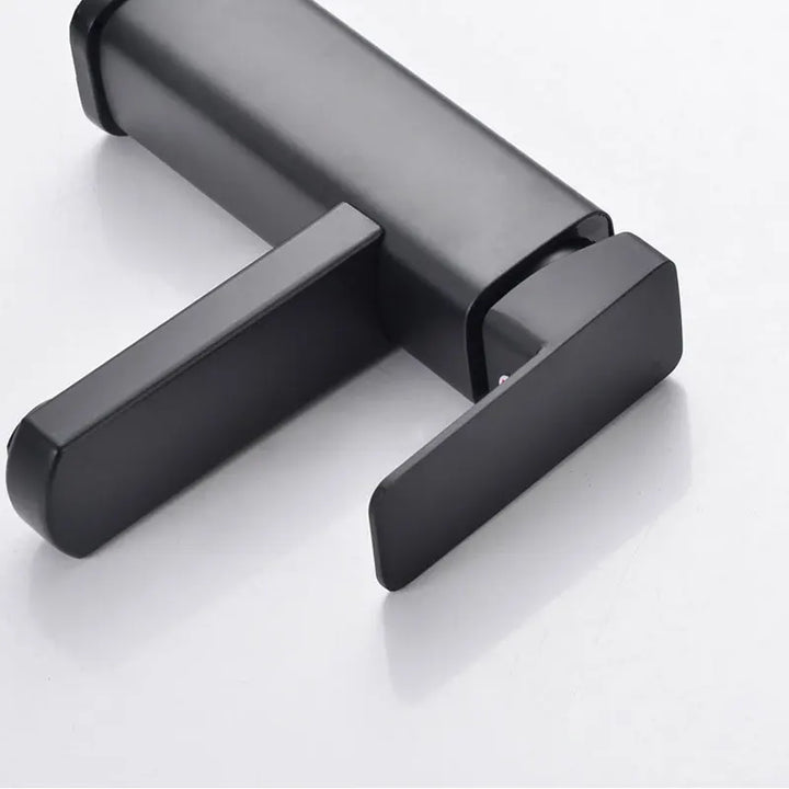 Luxury RETHME Basin Tap - with Stylish Water Flow Kalsten