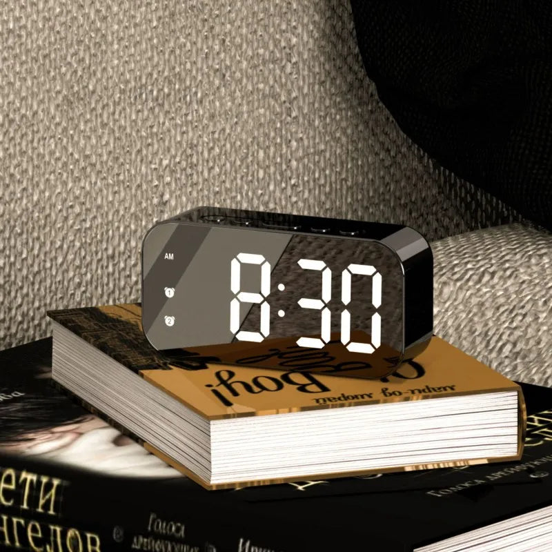Modern LED alarm clock with temperature display and dual alarm function – Perfect for bedroom, office, and as stylish nightstand decoration | Kalsten