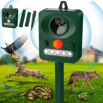 Skanto | ULTRAGUARD ULTRASONIC PEST REPELLER – Ultrasonic Pest Repeller with LED Light – Weather-Resistant and Battery-Powered for Garden and Outdoor Use