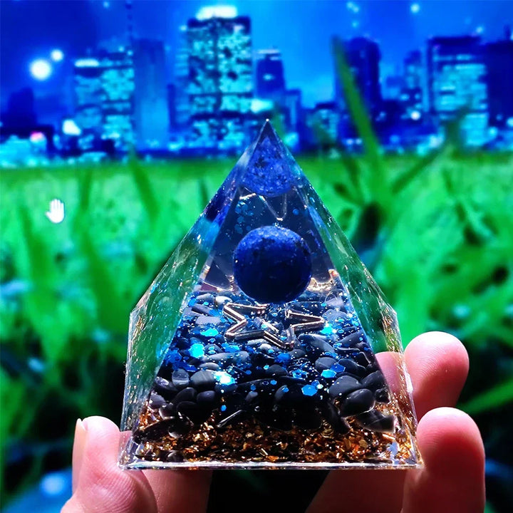 Orgonite Pyramid with Amethyst Pendulum – Energy, Protection and Decoration | Kalsten