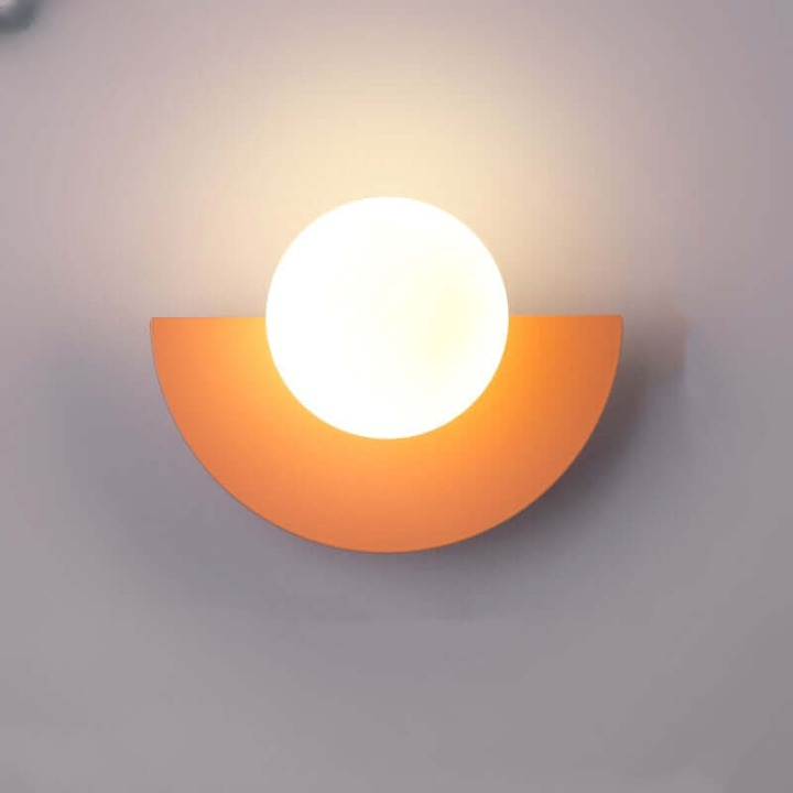 Noorderlicht Charm - Halfmoon Wall Lamp of Metal Kalsten
