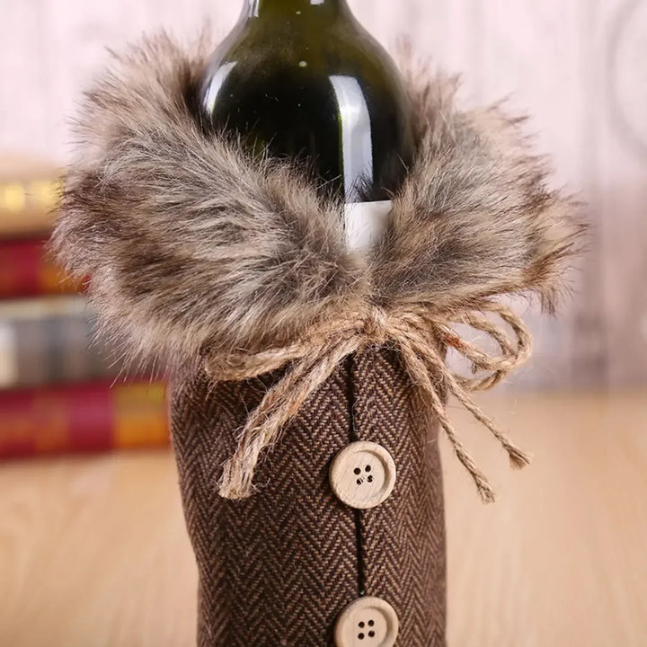 Christmas bottle cover with fur collar – festive cover for wine bottles, gnome decoration for Christmas, perfect as gift wrapping | Kalsten
