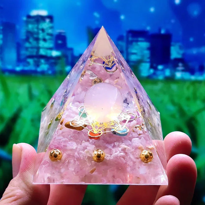 Orgonite Pyramid with Amethyst Pendulum – Energy, Protection and Decoration | Kalsten
