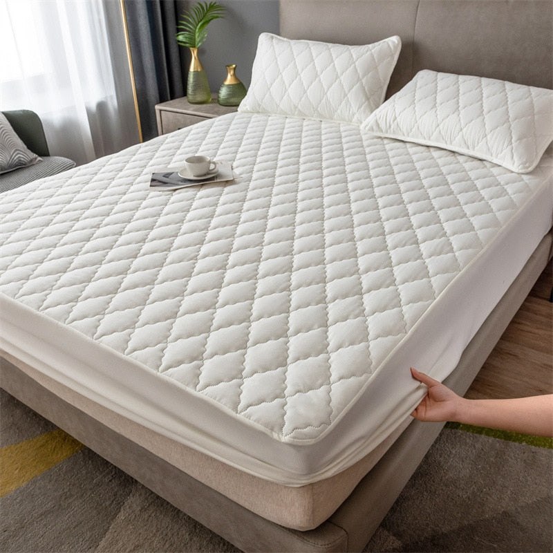 Skanto | Anti-Slip Waterproof Mattress Protector