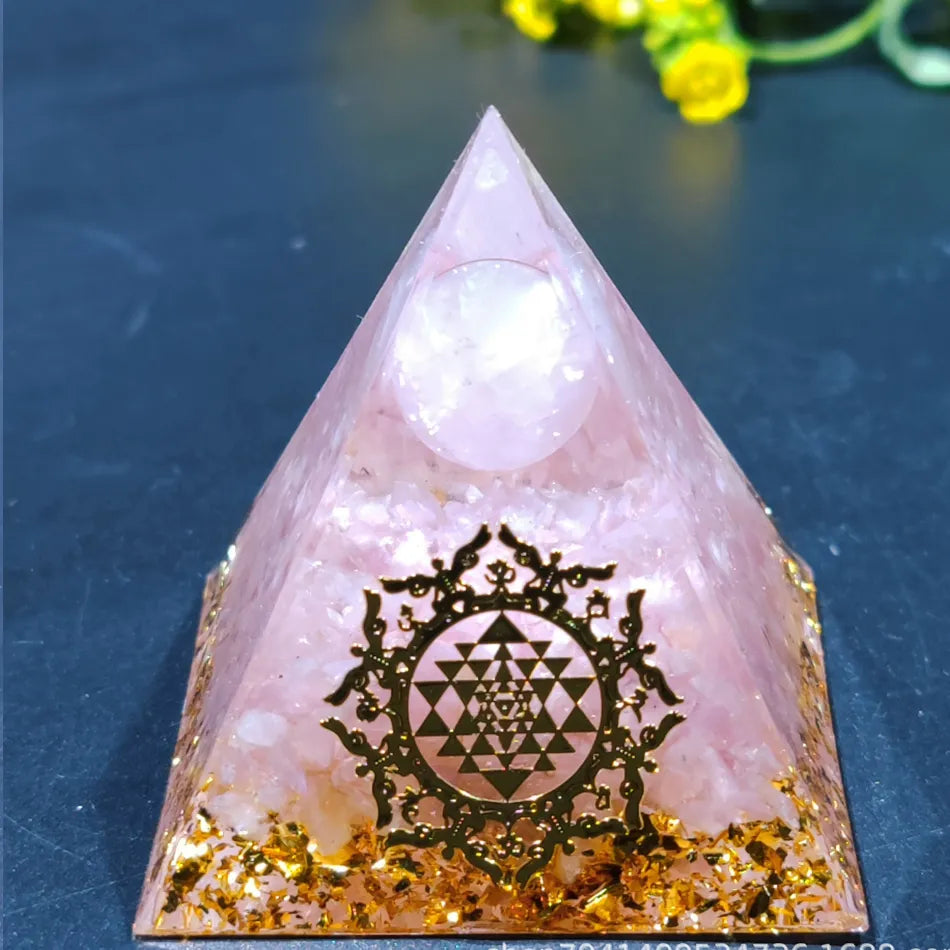 Orgonite Pyramid with Amethyst Pendulum – Energy, Protection and Decoration | Kalsten