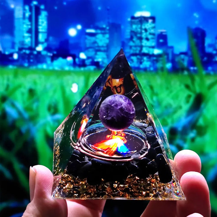 Orgonite Pyramid with Amethyst Pendulum – Energy, Protection and Decoration | Kalsten