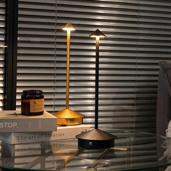 Chic GlowLite Desk Lamp - Illuminate your workspace Kalsten