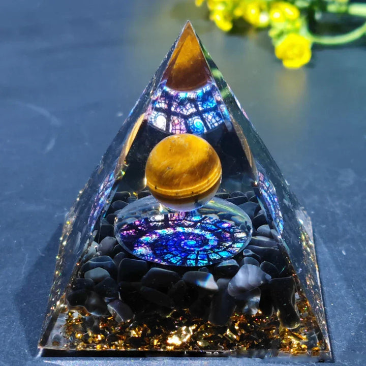 Orgonite Pyramid with Amethyst Pendulum – Energy, Protection and Decoration | Kalsten